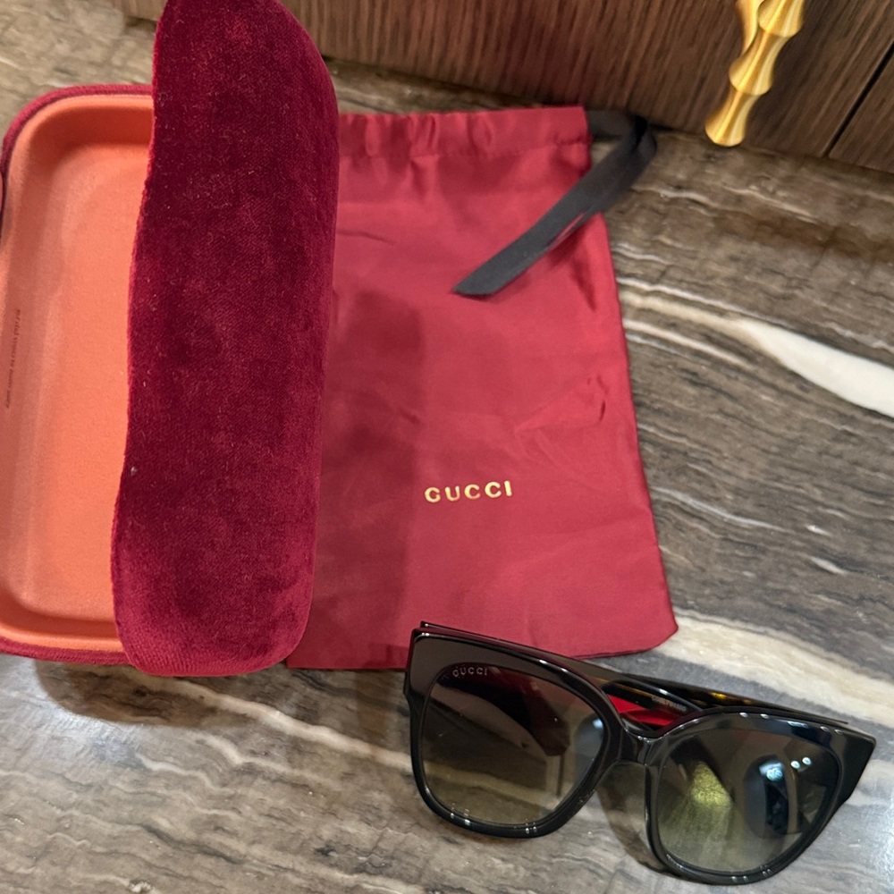 ❤️GUCCI Acetate Square Frame Web
Sunglasses GGOO59S Black
Tortoise 🖤 like NEW - Picture 17 of 17